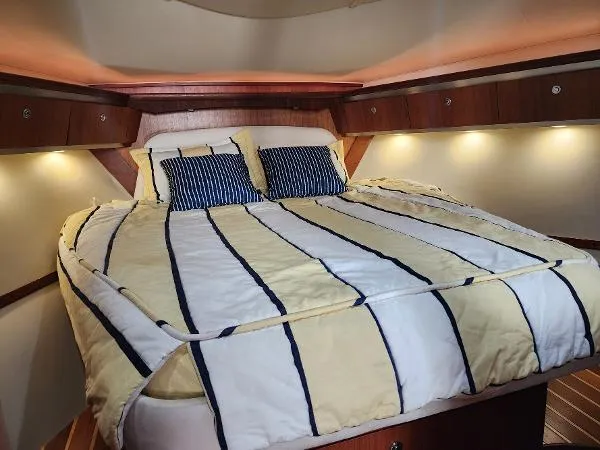Slide: The Image of Tiara 3600 Sovran 2006 - 9