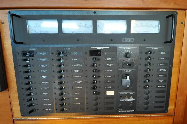 Slide: The Image of Sabre 402 1998 - 11
