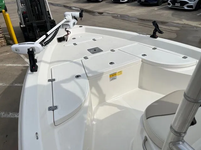 Slide: The Image of NauticStar 1910 2018 - 10