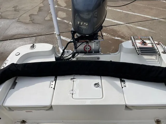 Slide: The Image of NauticStar 1910 2018 - 17