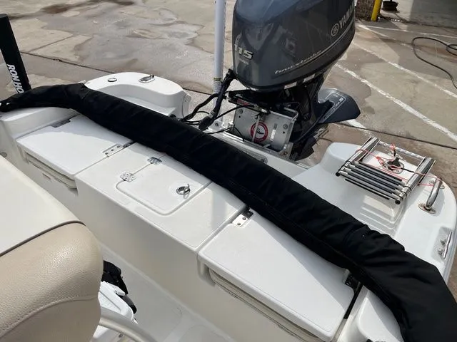 Slide: The Image of NauticStar 1910 2018 - 18