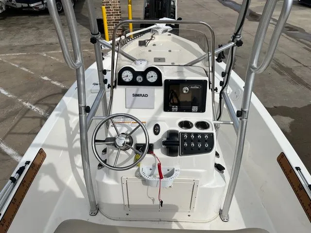 Slide: The Image of NauticStar 1910 2018 - 9