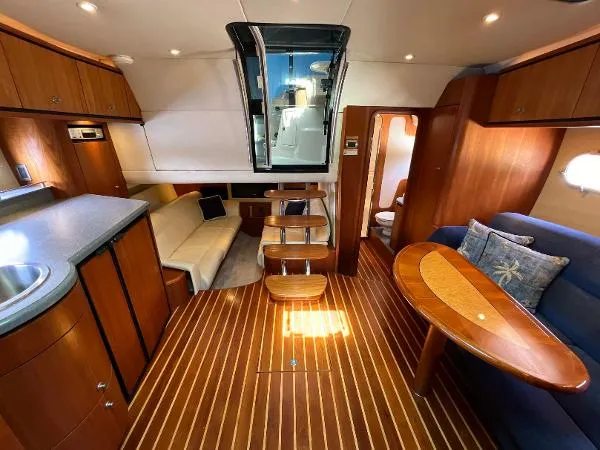 Slide: The Image of Tiara 3900 Sovran 2007 - 1