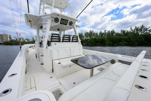 Slide: The Image of SeaVee 450z 2023 - 1