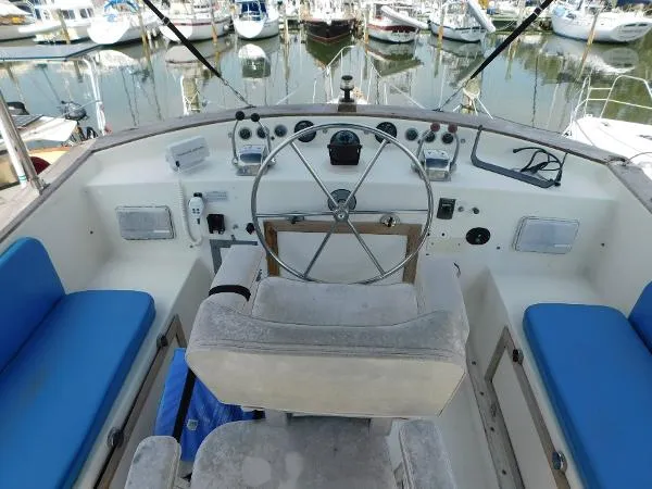 Slide: The Image of Gulfstar 43 Sundeck MKll 1975 - 4