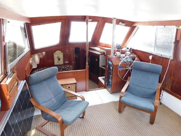 Slide: The Image of Gulfstar 43 Sundeck MKll 1975 - 6