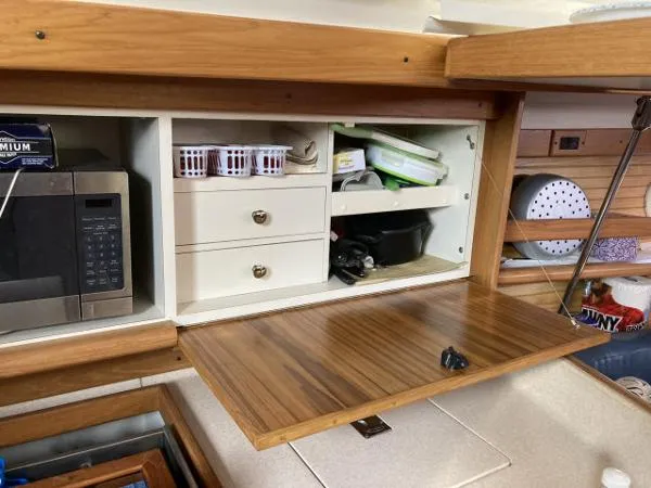 Slide: The Image of Catalina 380 2000 - 10