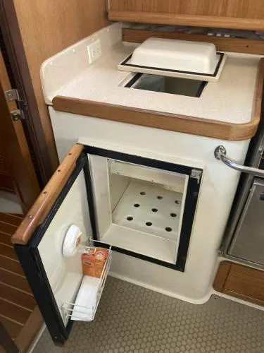 Slide: The Image of Catalina 380 2000 - 8