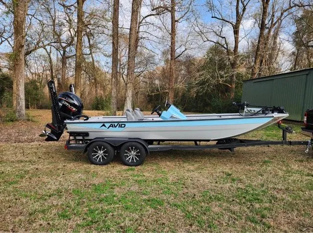 The Image of Avid Vertex 20 2026 - 1