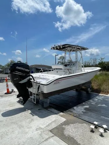 Slide: The Image of Boston Whaler 220 Dauntless 2007 - 1