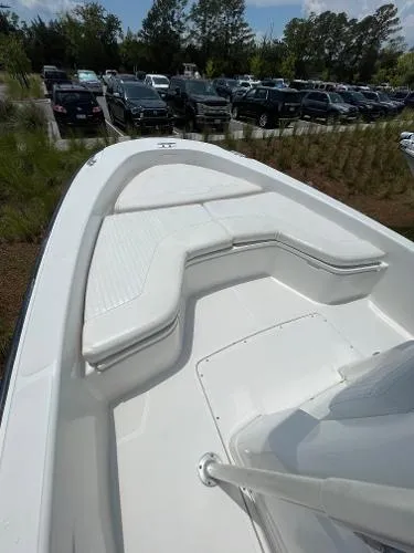 Slide: The Image of Boston Whaler 220 Dauntless 2007 - 11