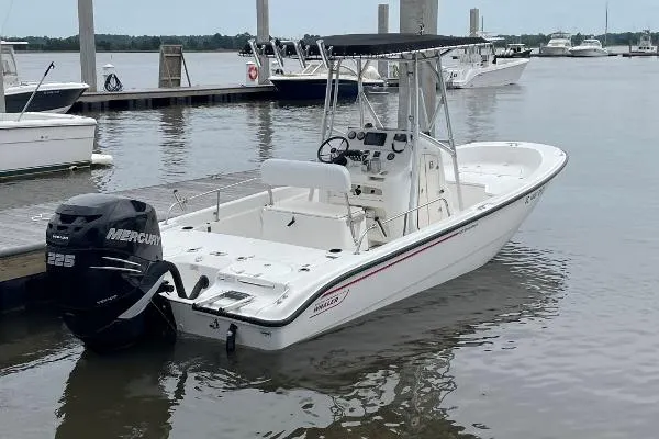 Slide: The Image of Boston Whaler 220 Dauntless 2007 - 2