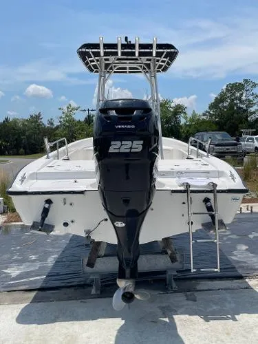 Slide: The Image of Boston Whaler 220 Dauntless 2007 - 5
