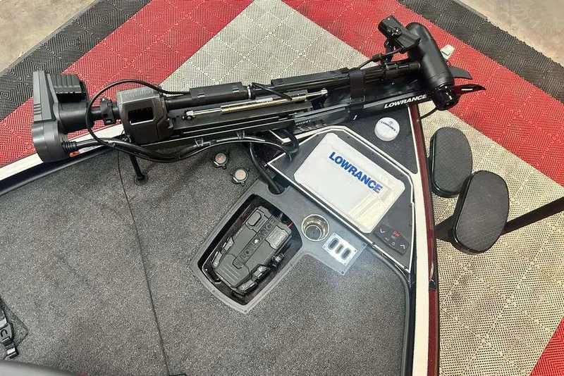 Slide: The Image of 2024 Ranger Z520R Cup-Equipped boat with Lowrance electronics and advanced fishing gear. - 7