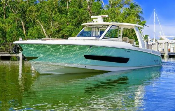 Slide: The Image of Boston Whaler 420 Outrage 2018 - 3