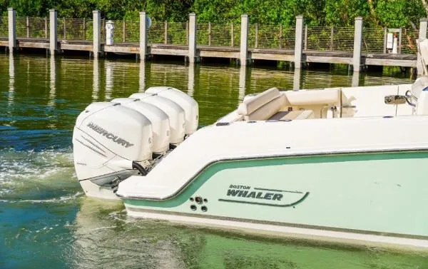 Slide: The Image of Boston Whaler 420 Outrage 2018 - 7
