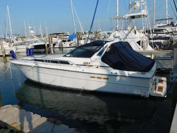 Slide: The Image of Sea Ray 390 Express Cruiser 1989 - 0