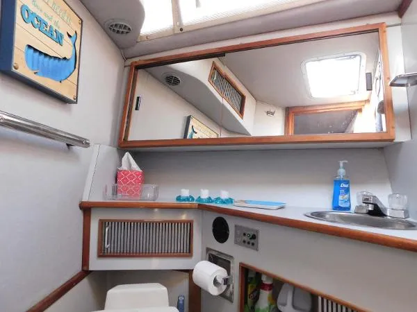 Slide: The Image of Sea Ray 390 Express Cruiser 1989 - 7