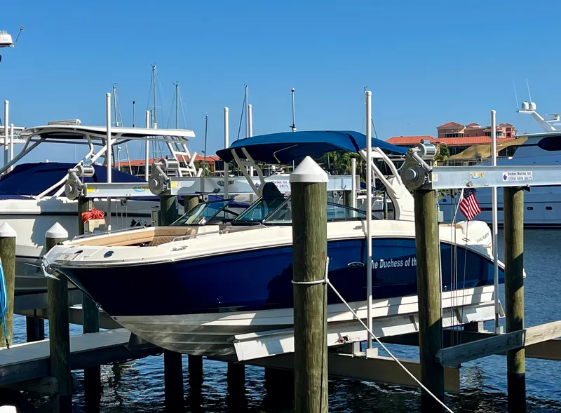 Slide: The Image of Sea Ray 270 SDX 2018 - 1