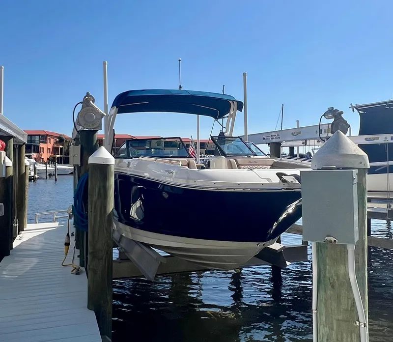 Slide: The Image of Sea Ray 270 SDX 2018 - 3
