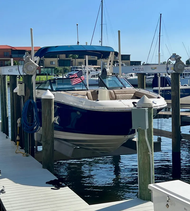 Slide: The Image of Sea Ray 270 SDX 2018 - 4