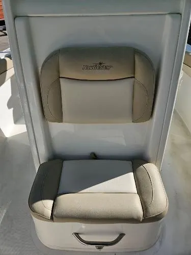 Slide: The Image of NauticStar 28 XS Offshore 2021 - 10