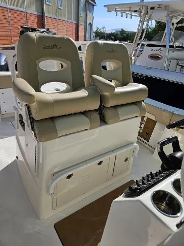 Slide: The Image of NauticStar 28 XS Offshore 2021 - 7
