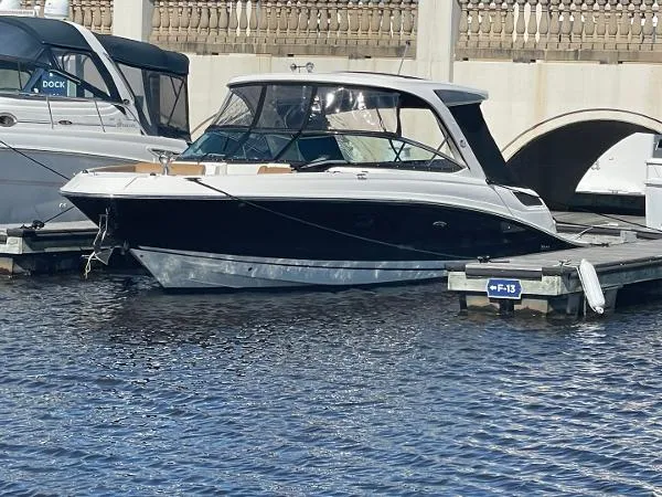 Slide: The Image of Sea Ray 350 SLX 2015 - 3