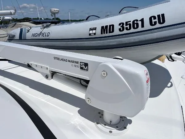 Slide: The Image of Albin 45 Command Bridge 2005 - 4