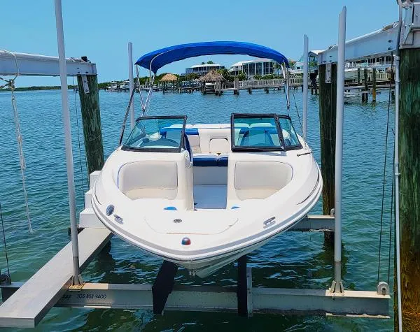 Slide: The Image of Sea Ray 205 Sport 2012 - 4