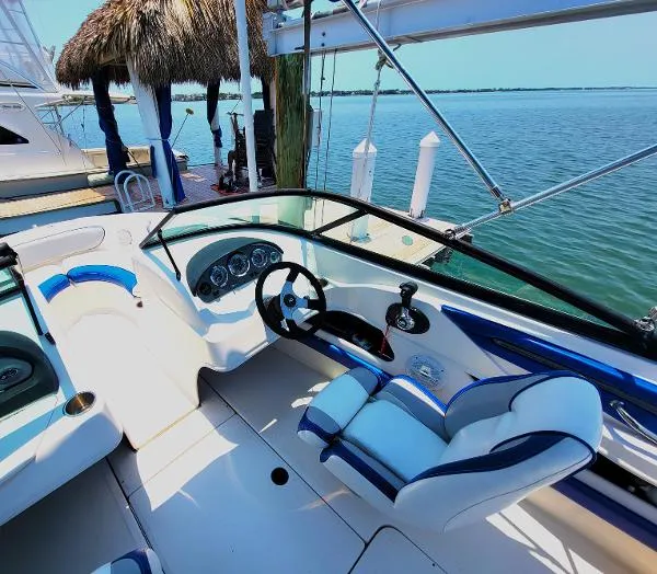 Slide: The Image of Sea Ray 205 Sport 2012 - 7