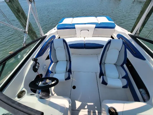 Slide: The Image of Sea Ray 205 Sport 2012 - 8