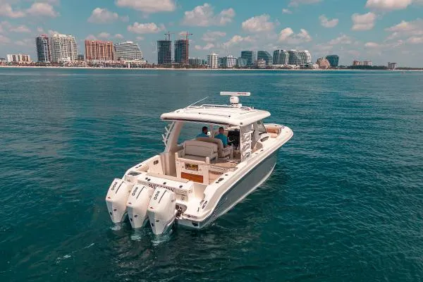 Slide: The Image of Boston Whaler 350 Realm 2022 - 1