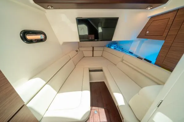 Slide: The Image of Boston Whaler 350 Realm 2022 - 5