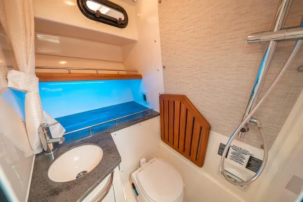 Slide: The Image of Boston Whaler 350 Realm 2022 - 6