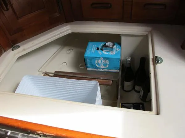 Slide: The Image of Pacific Seacraft PS37 1987 - 7