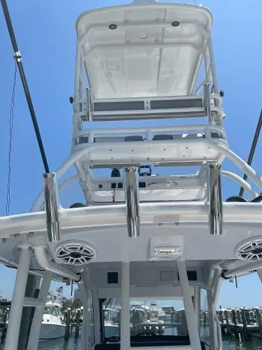 Slide: The Image of Everglades 365 Center Console 2022 - 11
