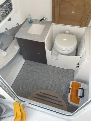 Slide: The Image of Everglades 365 Center Console 2022 - 6