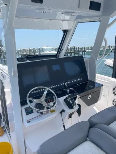 Slide: The Image of Everglades 365 Center Console 2022 - 7