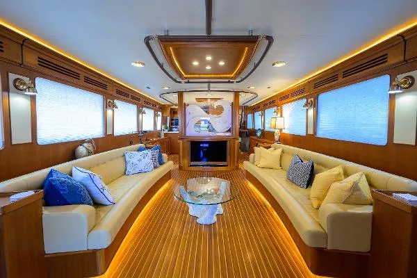 Slide: The Image of Marlow 97 Explorer 2011 - 11