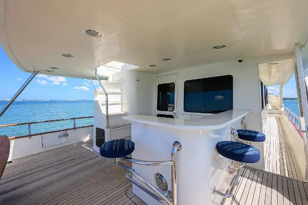 Slide: The Image of Marlow 97 Explorer 2011 - 4
