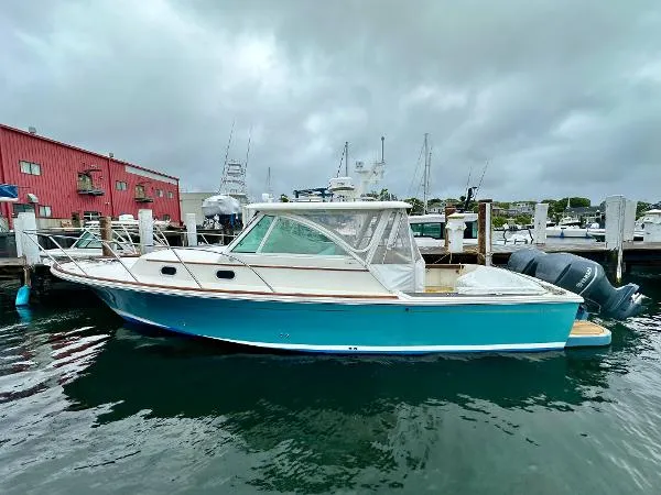 Slide: The Image of Hunt Surfhunter 32 2017 - 1