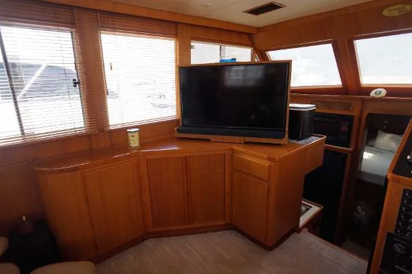 Slide: The Image of Symbol 42' Sun Deck Trawler 2002 - 10