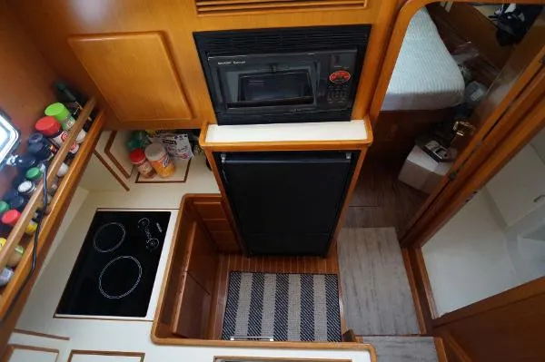 Slide: The Image of Symbol 42' Sun Deck Trawler 2002 - 11