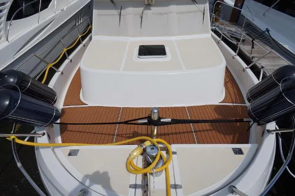 Slide: The Image of Symbol 42' Sun Deck Trawler 2002 - 3