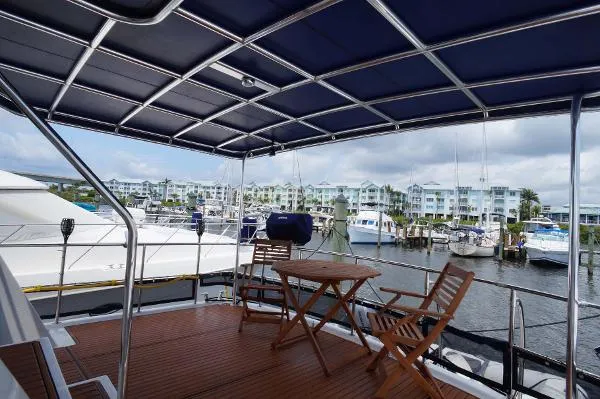 Slide: The Image of Symbol 42' Sun Deck Trawler 2002 - 6