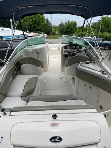 Slide: The Image of Sea Ray 240 Sundeck 2006 - 10