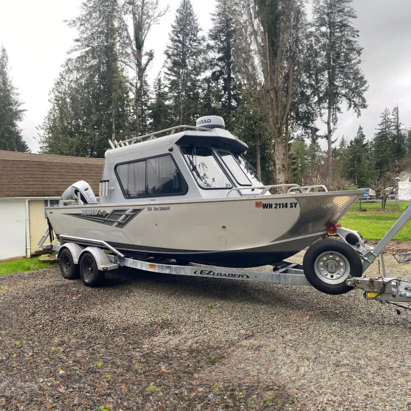 The Image of 2021 Hewescraft 210 Sea runner ET Hardtop on trailer - 0