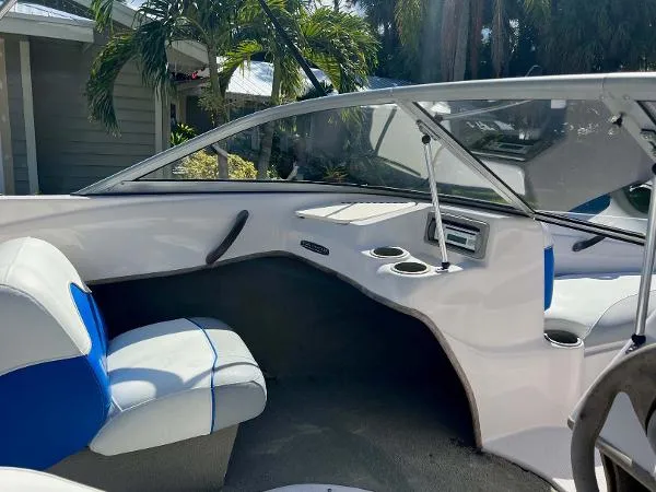 Slide: The Image of Tahoe T18 Ski Boat 2005 - 11