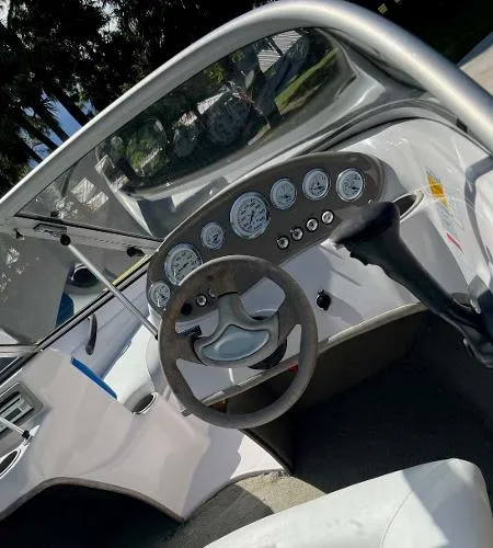 Slide: The Image of Tahoe T18 Ski Boat 2005 - 9